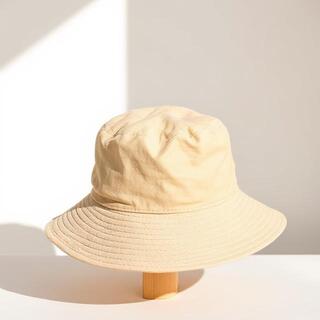 Sand bucket hat — crisp brim