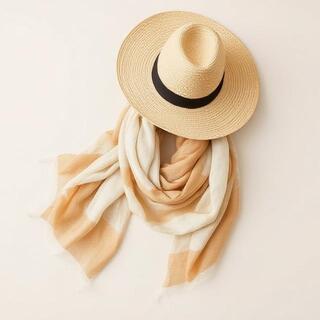 Summer capsule: panama with gauze wrap